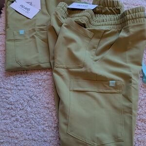 Grande Malade Scrub Set